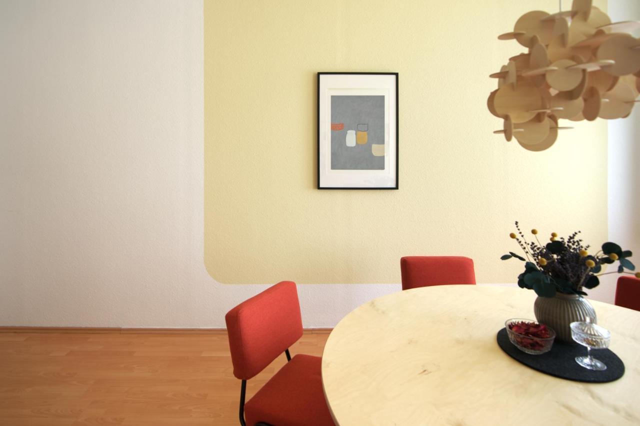 Vonbehling Boutique Apartment Mit 65Zoll Tv Und Designerstuecken Halle  외부 사진