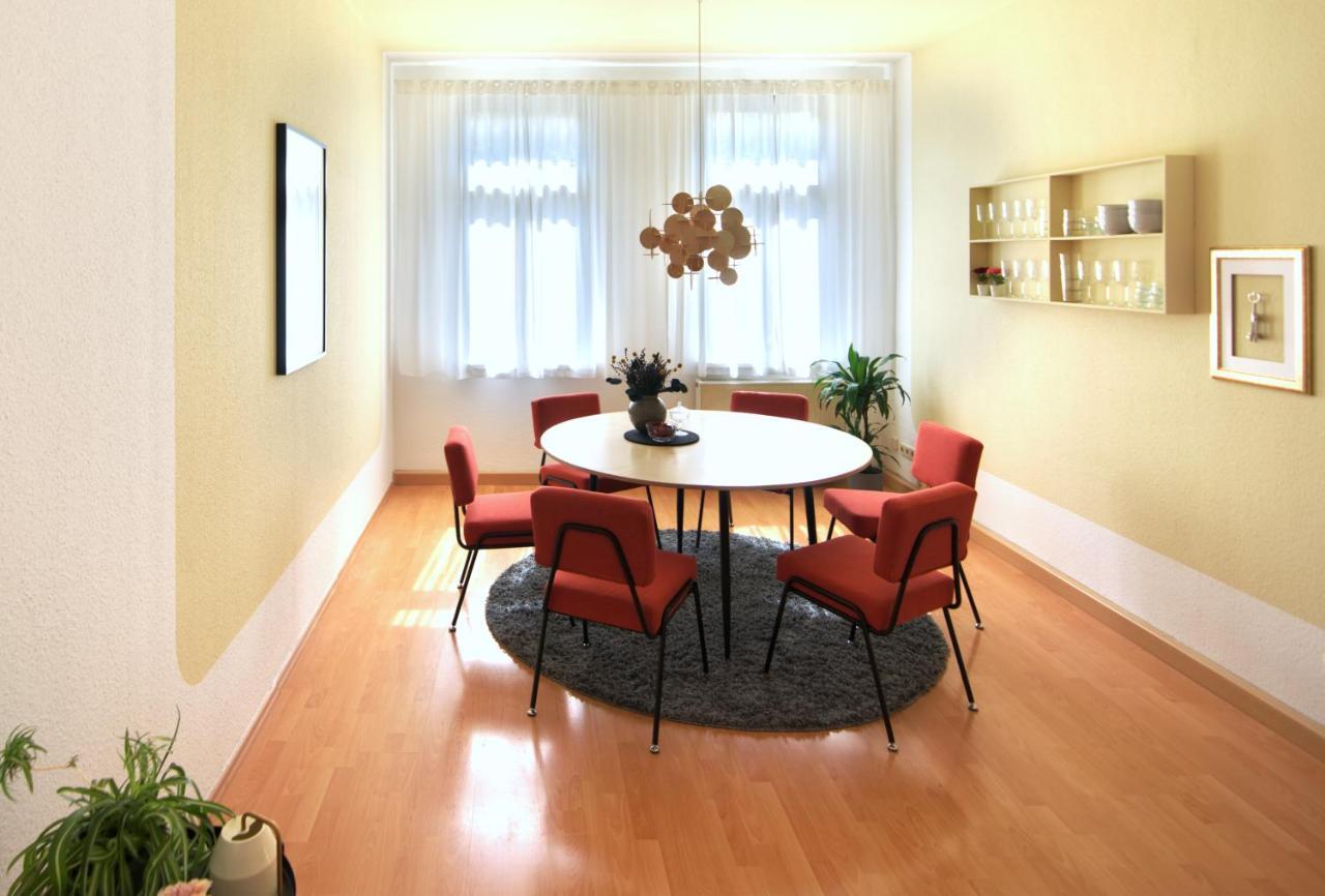 Vonbehling Boutique Apartment Mit 65Zoll Tv Und Designerstuecken Halle  외부 사진