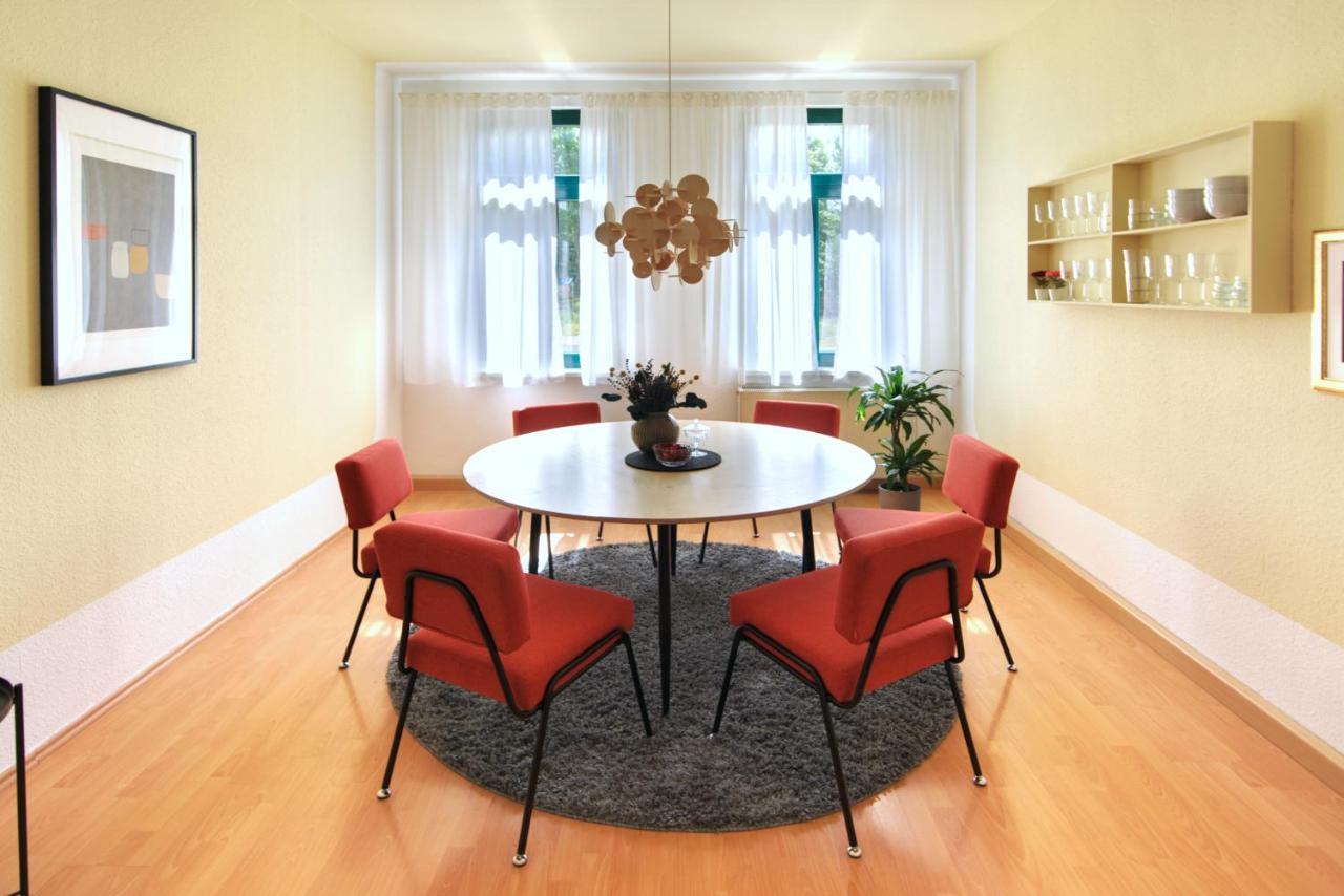 Vonbehling Boutique Apartment Mit 65Zoll Tv Und Designerstuecken Halle  외부 사진