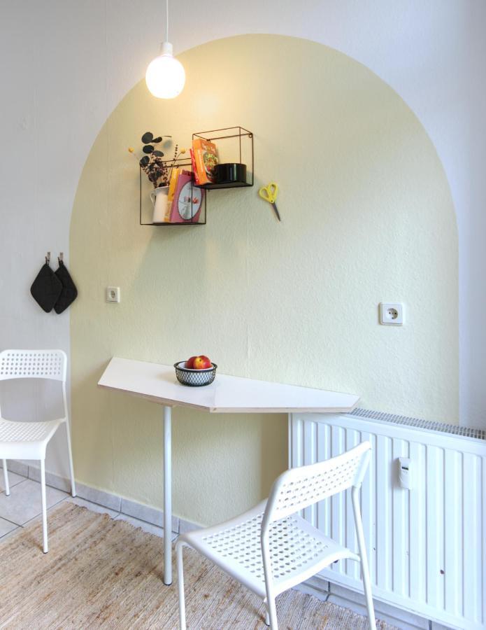Vonbehling Boutique Apartment Mit 65Zoll Tv Und Designerstuecken Halle  외부 사진